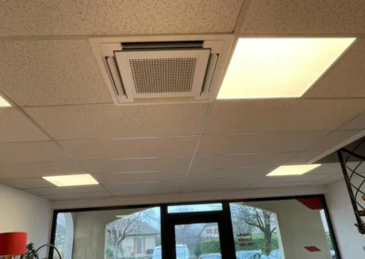 Unité de climatisation centrale Daikin pour des bureaux professionnels à Ornex