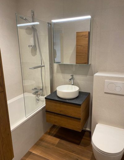 Rénovation complète de salle de bain moderne
