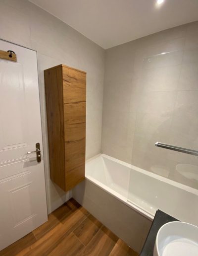 Rénovation complète de salle de bain moderne