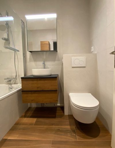 Rénovation complète de salle de bain moderne