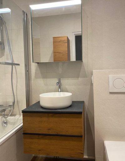 Rénovation complète de salle de bain moderne
